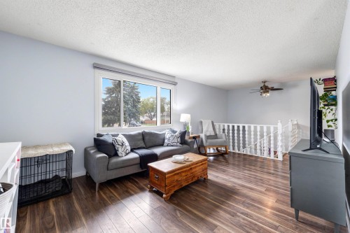 5502 52 Street, Leduc, AB - Indoor Photo Showing Living Room