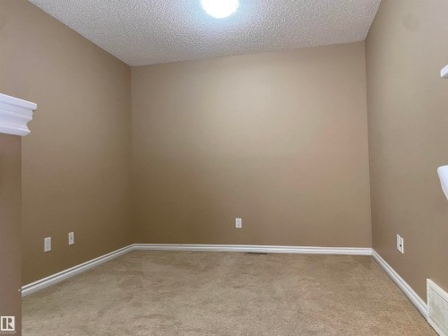 6411 18 Avenue, Edmonton, AB - Indoor Photo Showing Other Room