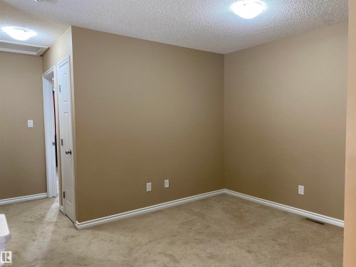 6411 18 Avenue, Edmonton, AB - Indoor Photo Showing Other Room