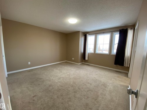 6411 18 Avenue, Edmonton, AB - Indoor Photo Showing Other Room