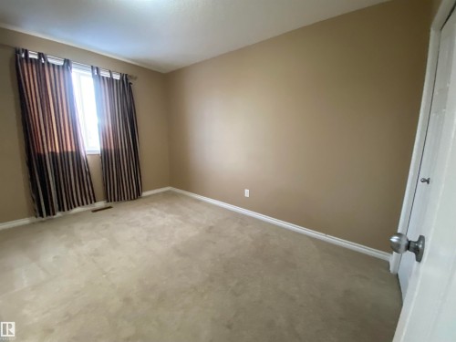 6411 18 Avenue, Edmonton, AB - Indoor Photo Showing Other Room