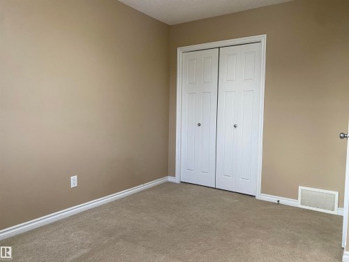 6411 18 Avenue, Edmonton, AB - Indoor Photo Showing Other Room