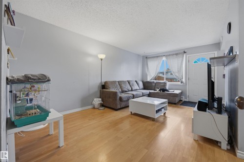 3 18315 89 Avenue, Edmonton, AB - Indoor Photo Showing Living Room