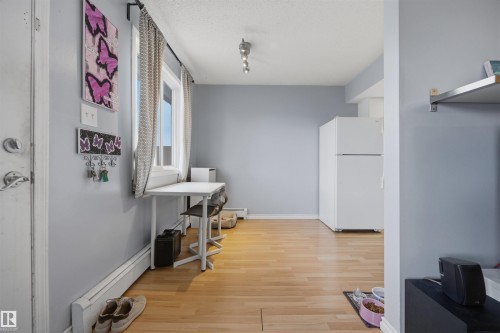 3 18315 89 Avenue, Edmonton, AB - Indoor Photo Showing Other Room