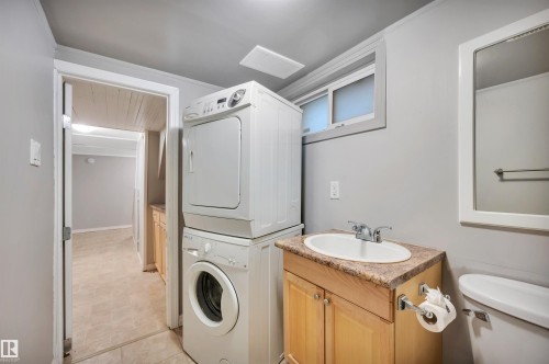 11028 84 Avenue, Edmonton, AB - Indoor Photo Showing Laundry Room