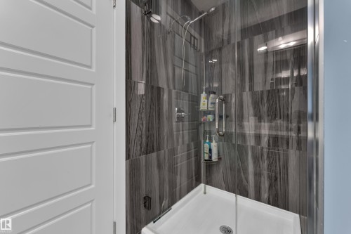 16016 34 Avenue, Edmonton, AB - Indoor Photo Showing Bathroom