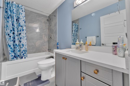 16016 34 Avenue, Edmonton, AB - Indoor Photo Showing Bathroom