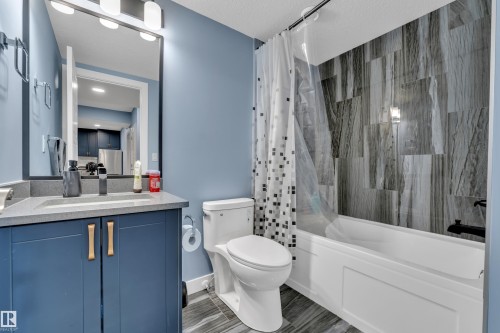 16016 34 Avenue, Edmonton, AB - Indoor Photo Showing Bathroom