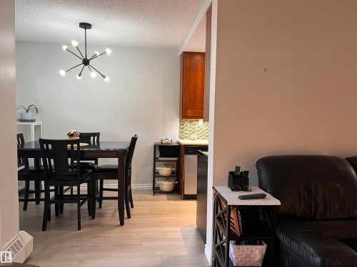 106 10421 93 Street Nw, Edmonton, AB - Indoor Photo Showing Dining Room