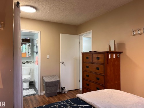 106 10421 93 Street Nw, Edmonton, AB - Indoor Photo Showing Bedroom