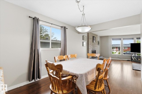 27 Westview Crescent, Spruce Grove, AB - Indoor Photo Showing Dining Room
