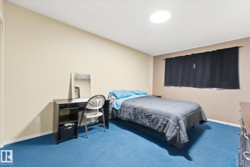 27 Westview Crescent, Spruce Grove, AB - Indoor Photo Showing Bedroom