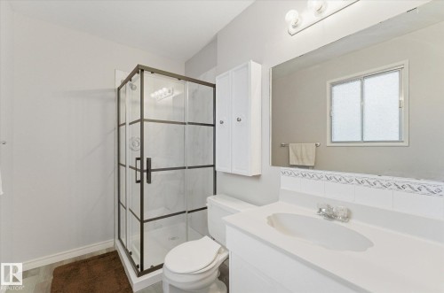 27 Westview Crescent, Spruce Grove, AB - Indoor Photo Showing Bathroom