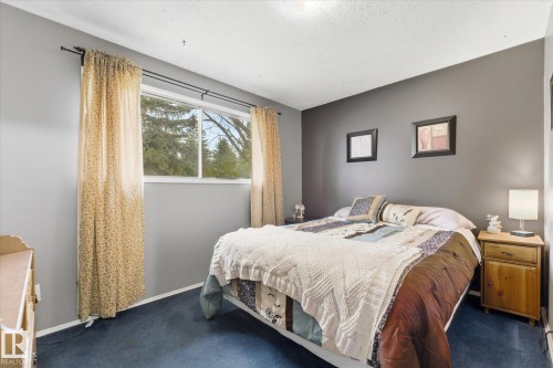 27 Westview Crescent, Spruce Grove, AB - Indoor Photo Showing Bedroom