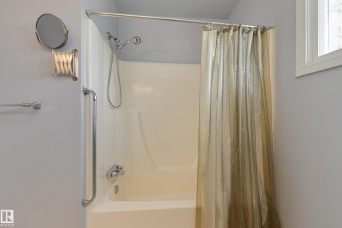 2058 74 Street, Edmonton, AB - Indoor Photo Showing Bathroom