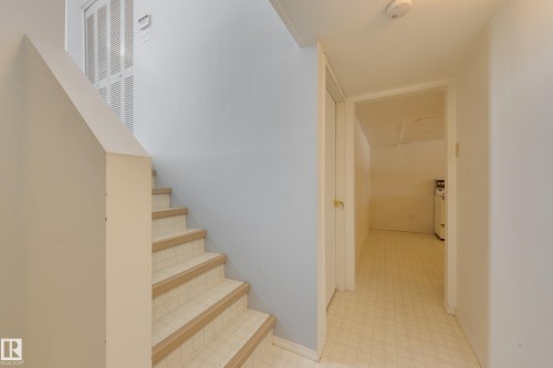 2058 74 Street, Edmonton, AB - Indoor Photo Showing Other Room