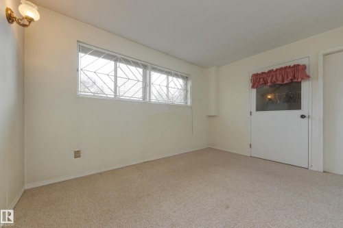2058 74 Street, Edmonton, AB - Indoor Photo Showing Other Room