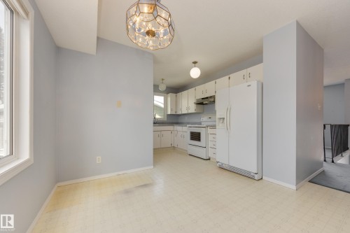2058 74 Street, Edmonton, AB - Indoor Photo Showing Kitchen