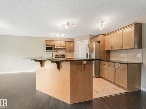 7912 172 Avenue, Edmonton, AB - Indoor Photo Showing Kitchen