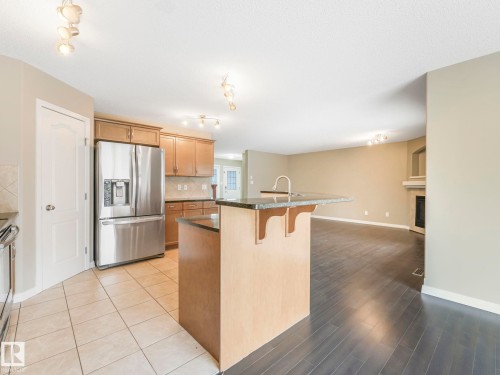 7912 172 Avenue, Edmonton, AB - Indoor Photo Showing Kitchen With Stainless Steel Kitchen