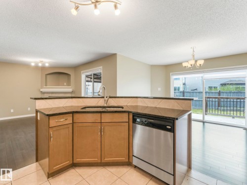 7912 172 Avenue, Edmonton, AB - Indoor Photo Showing Kitchen