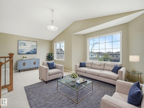 7912 172 Avenue, Edmonton, AB - Indoor Photo Showing Living Room