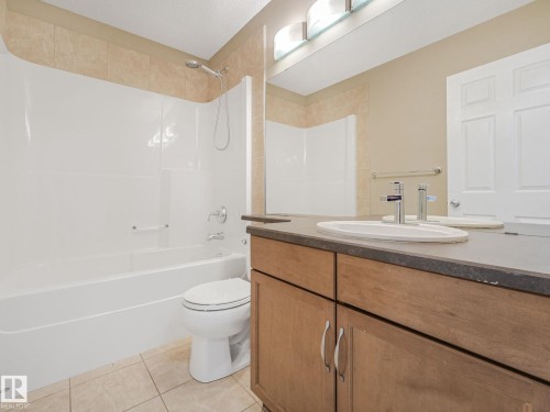 7912 172 Avenue, Edmonton, AB - Indoor Photo Showing Bathroom