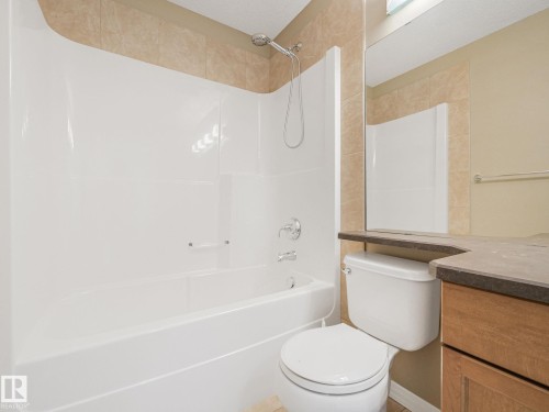 7912 172 Avenue, Edmonton, AB - Indoor Photo Showing Bathroom