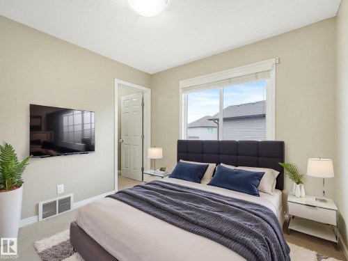 7912 172 Avenue, Edmonton, AB - Indoor Photo Showing Bedroom
