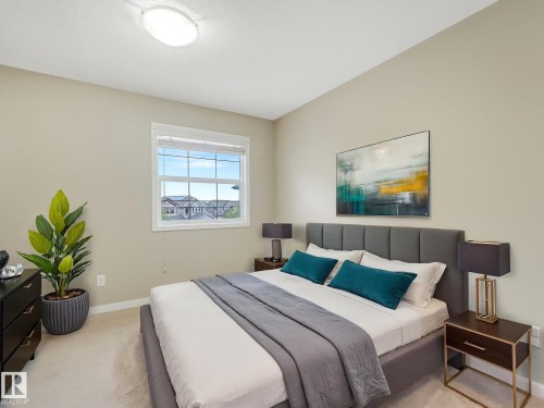 7912 172 Avenue, Edmonton, AB - Indoor Photo Showing Bedroom