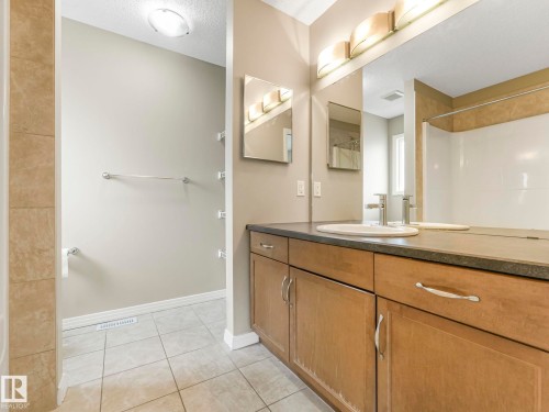 7912 172 Avenue, Edmonton, AB - Indoor Photo Showing Bathroom