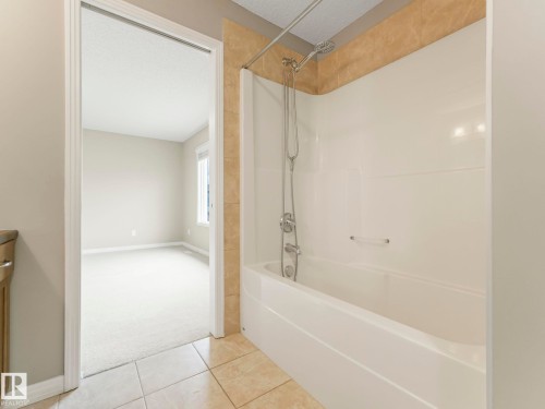 7912 172 Avenue, Edmonton, AB - Indoor Photo Showing Bathroom