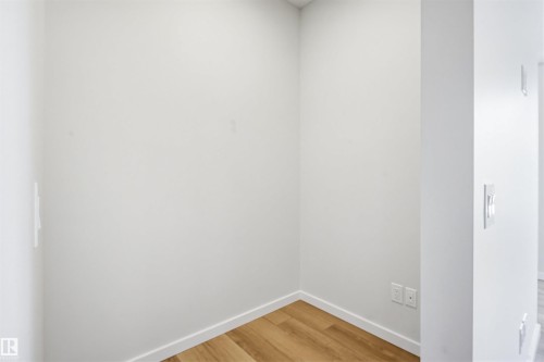 Image quality insufficient for description - 22429 83A Avenue, Edmonton, AB - Indoor Photo Showing Other Room