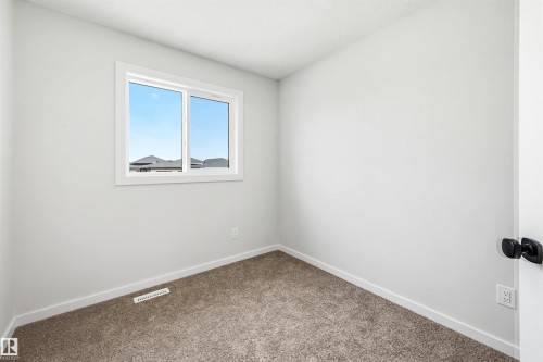 22429 83A Avenue, Edmonton, AB - Indoor Photo Showing Other Room