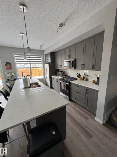 2514/2518 151A Avenue, Edmonton, AB - Indoor Photo Showing Kitchen