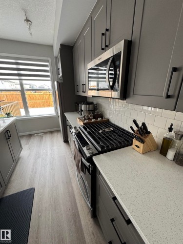2514/2518 151A Avenue, Edmonton, AB - Indoor Photo Showing Kitchen