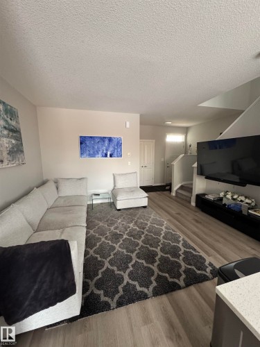 2514/2518 151A Avenue, Edmonton, AB - Indoor Photo Showing Living Room