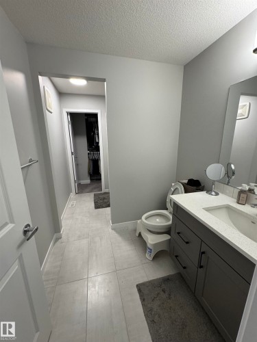 2514/2518 151A Avenue, Edmonton, AB - Indoor Photo Showing Bathroom