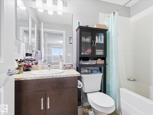 302 5521 7 Avenue, Edmonton, AB - Indoor Photo Showing Bathroom
