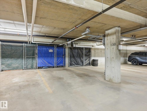 302 5521 7 Avenue, Edmonton, AB - Indoor Photo Showing Garage