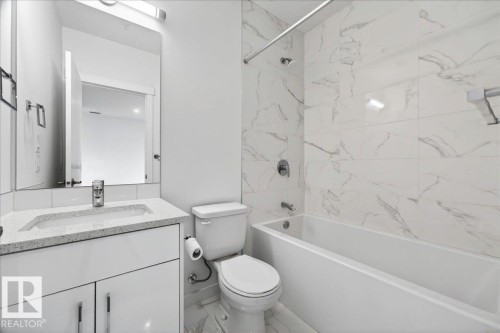 409 11503 76 Avenue, Edmonton, AB - Indoor Photo Showing Bathroom