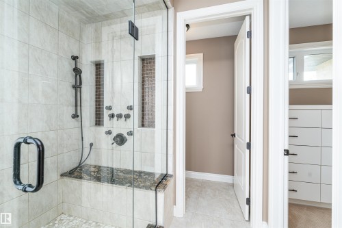 3312 Watson Bay Bay, Edmonton, AB - Indoor Photo Showing Bathroom