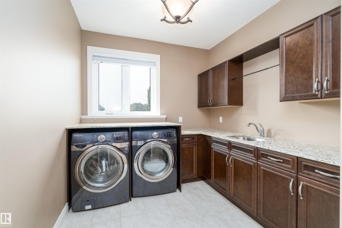 3312 Watson Bay Bay, Edmonton, AB - Indoor Photo Showing Laundry Room