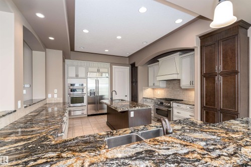 3312 Watson Bay Bay, Edmonton, AB - Indoor Photo Showing Kitchen With Upgraded Kitchen