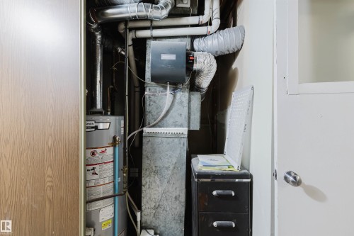 8311 160 Street, Edmonton, AB - Indoor