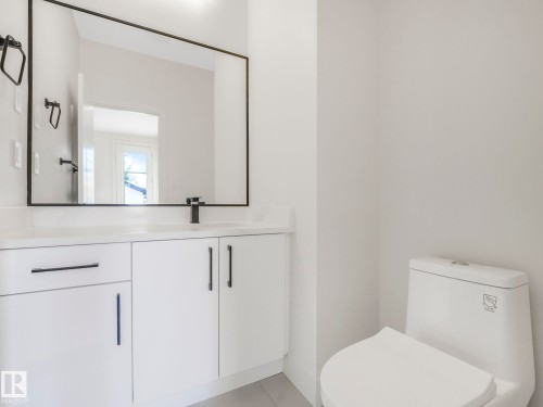 10963 129 Street, Edmonton, AB - Indoor Photo Showing Bathroom
