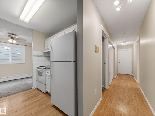 204 10731 84 Avenue, Edmonton, AB - Indoor Photo Showing Kitchen