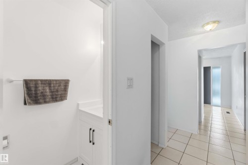 17919 94 Avenue, Edmonton, AB - Indoor Photo Showing Other Room