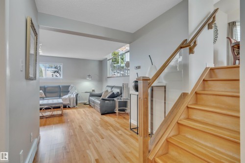 117 Hollick-Kenyon Way, Edmonton, AB - Indoor Photo Showing Other Room