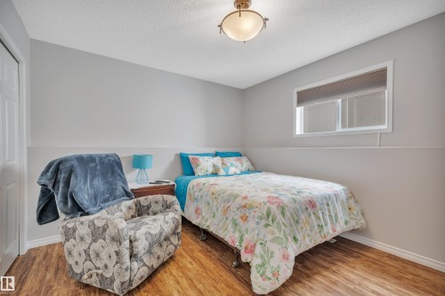 117 Hollick-Kenyon Way, Edmonton, AB - Indoor Photo Showing Bedroom